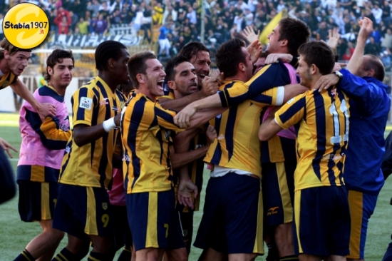 juvestabia-esultanza-