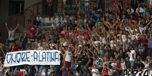 Reggina, l’appello del Gate 22: “In alto sciarpe e bandiere…”