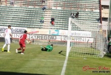 Il derby è amaranto. Reggina, ora… Boia chi molla!