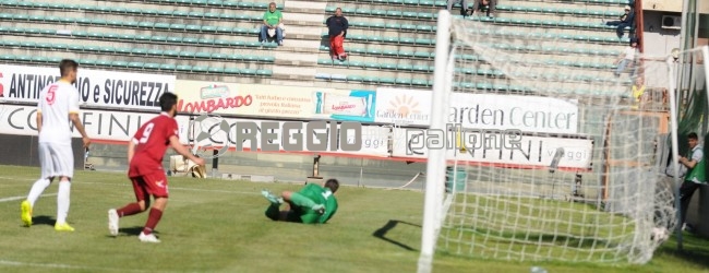 Il derby è amaranto. Reggina, ora… Boia chi molla!