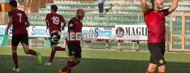 [FOTO] Reggio Calabria, festa sul pullman dopo il successo