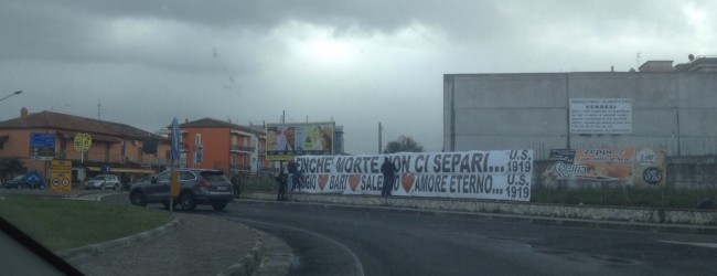 [FOTO] Sulla strada verso Agropoli uno striscione degli Ultras salernitani