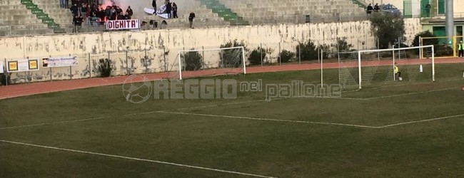 [FOTO] Leonfortese-Reggio Calabria, gli ultras amaranto ricordano Gennaro Di Domenico