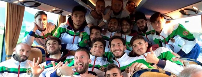 [FOTO] L’ASD Reggio fa festa sul pullman dopo la vittoria sul Gragnano:”La forza del gruppo”