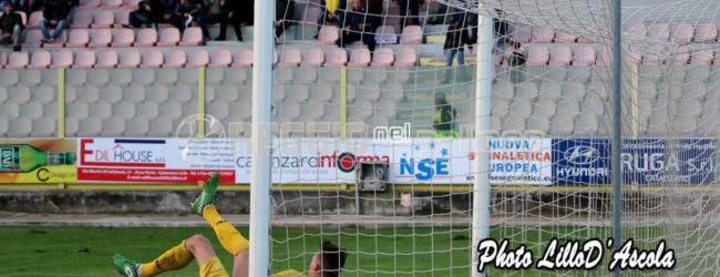 Lega Pro, gioia amaranto: Catanzaro e Monopoli KO. Vibonese corsara