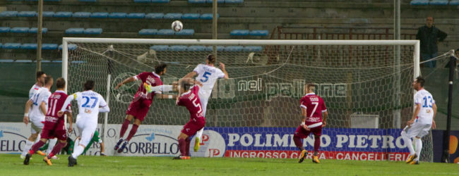 Reggina, la difesa traballa: cinque gol nelle ultime due partite