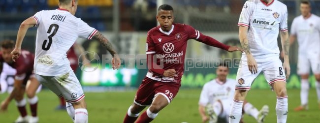 Serie B, il punto sulla 1^ giornata: Cosenza ko, pari Crotone, tris Cremonese al Lecce