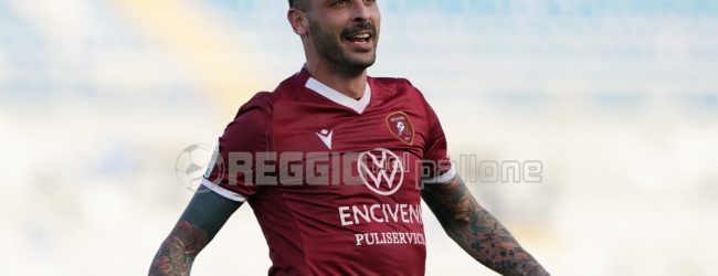 Reggina, Montalto: “Grazie a chi mi ha fatto indossare questa maglia storica”