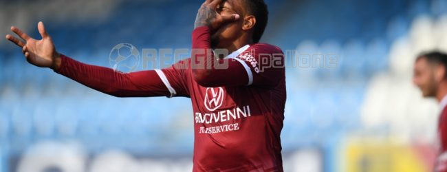 Top di Reggina-Cosenza: bene Rivas, Folorunsho glaciale