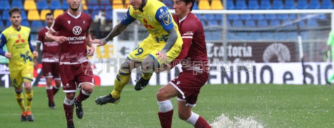 Reggina-Chievo, le pagelle amaranto: Denis implacabile, Cionek è un muro