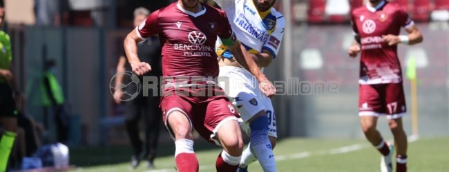 Flop di Reggina-Frosinone: amaranto già in clima vacanziero