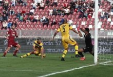 Verso Cosenza-Reggina, Aglietti su Menez: “Se continua così sta fuori”